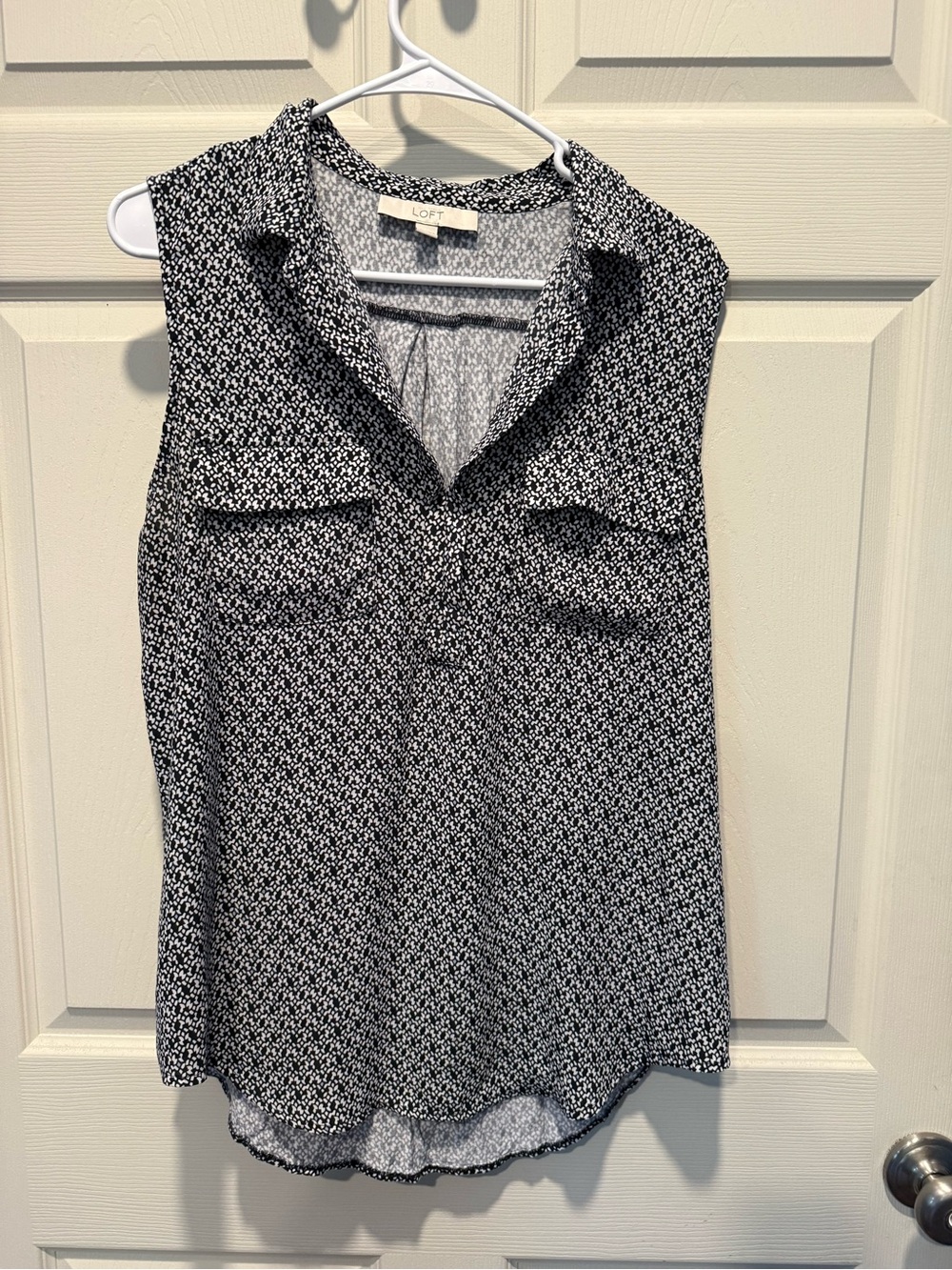 LOFT Navy and White Printed Sleeveless V-Neck Collared Camisole